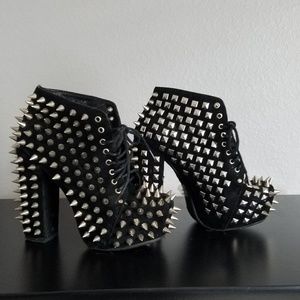 Vintage brand, Spiked booties